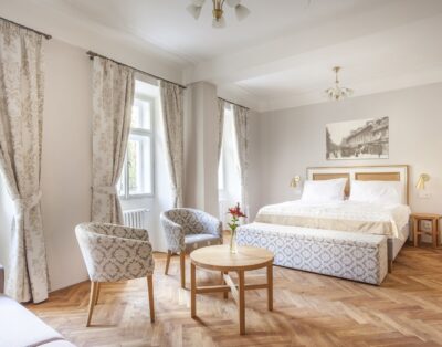 Hotel U Zlatých nůžek / At the Golden scissors