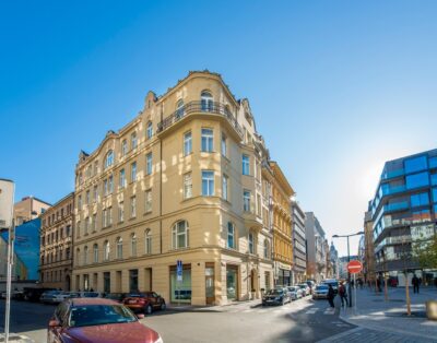 Hotel Golden Crown